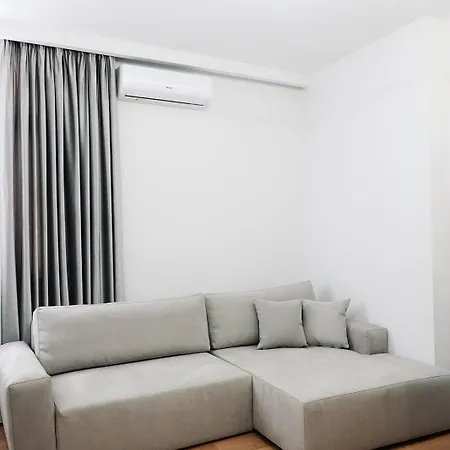 Apartment 102 Cirk